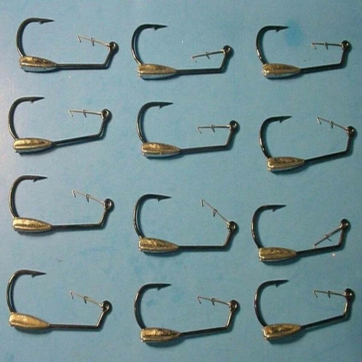 12 ~Mustad 1/8 oz Weighted 5/0 Keeper Hooks ~Fluke Senko Swimbaits Craw Worm