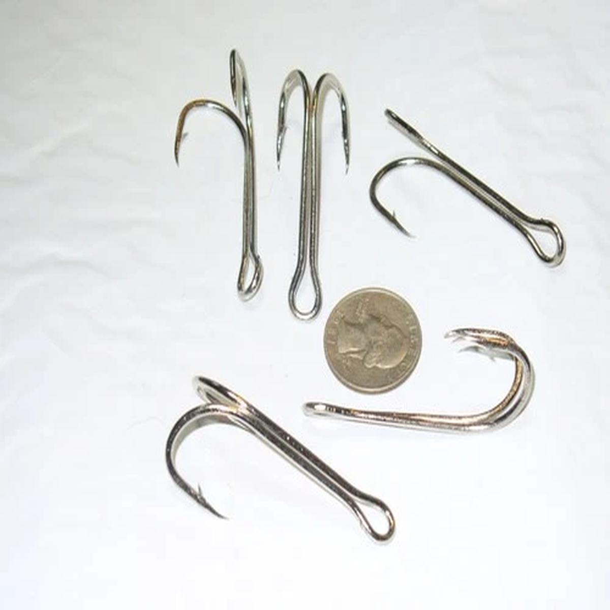 25 Mustad Double Loose Fish Hooks / 7826 / 7825 Size 6/0 Nickel Finish